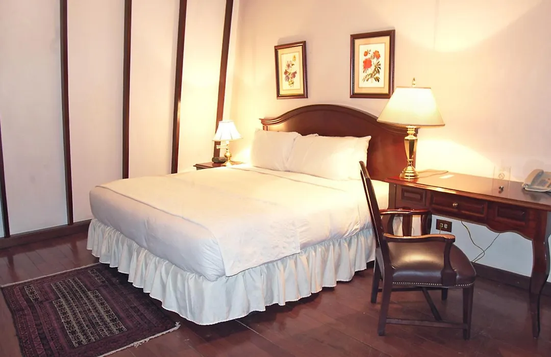 Deville Hotel-1